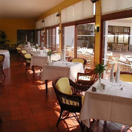 Hotel & 4*