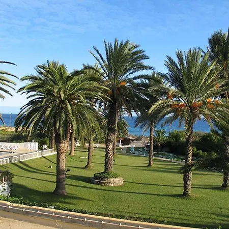 & Hotel 4*