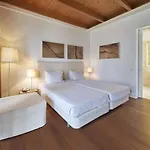 & Hotel 4*