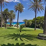 & Hotel 4*